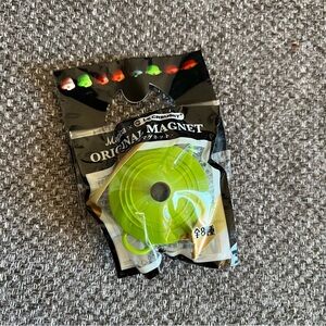 BNIB Le Creuset 4.5cm plastic Magnet - Round Casserole Green